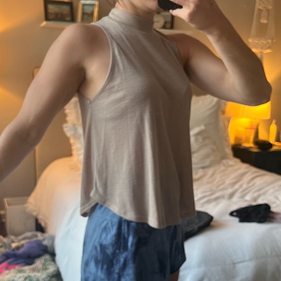 ✨ BP Mock Neck Top - Picture 2 of 6